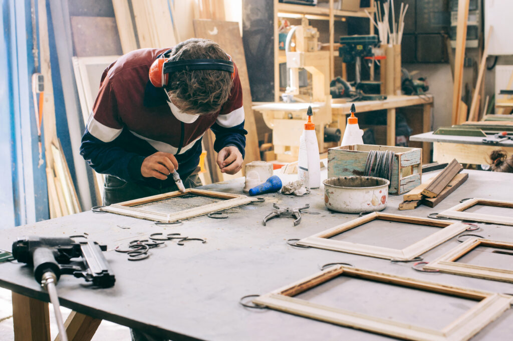 Ready-Made vs Custom Canvas Framing: Which One’s Worth It?